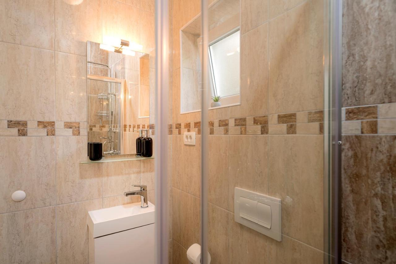 Kumquat Apartment - Zf Hvar ฮวาร์ ภายนอก รูปภาพ
