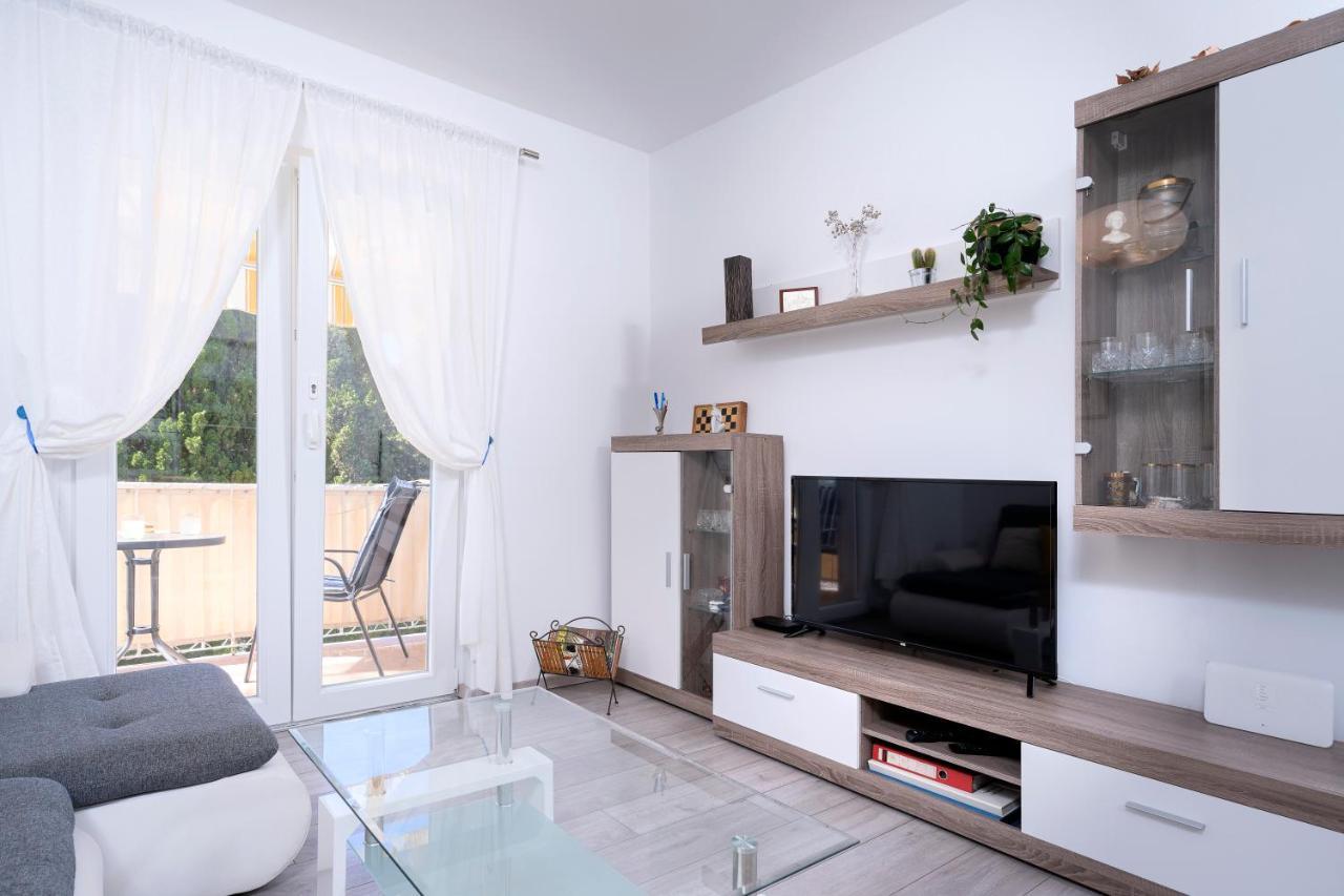 Kumquat Apartment - Zf Hvar ฮวาร์ ภายนอก รูปภาพ